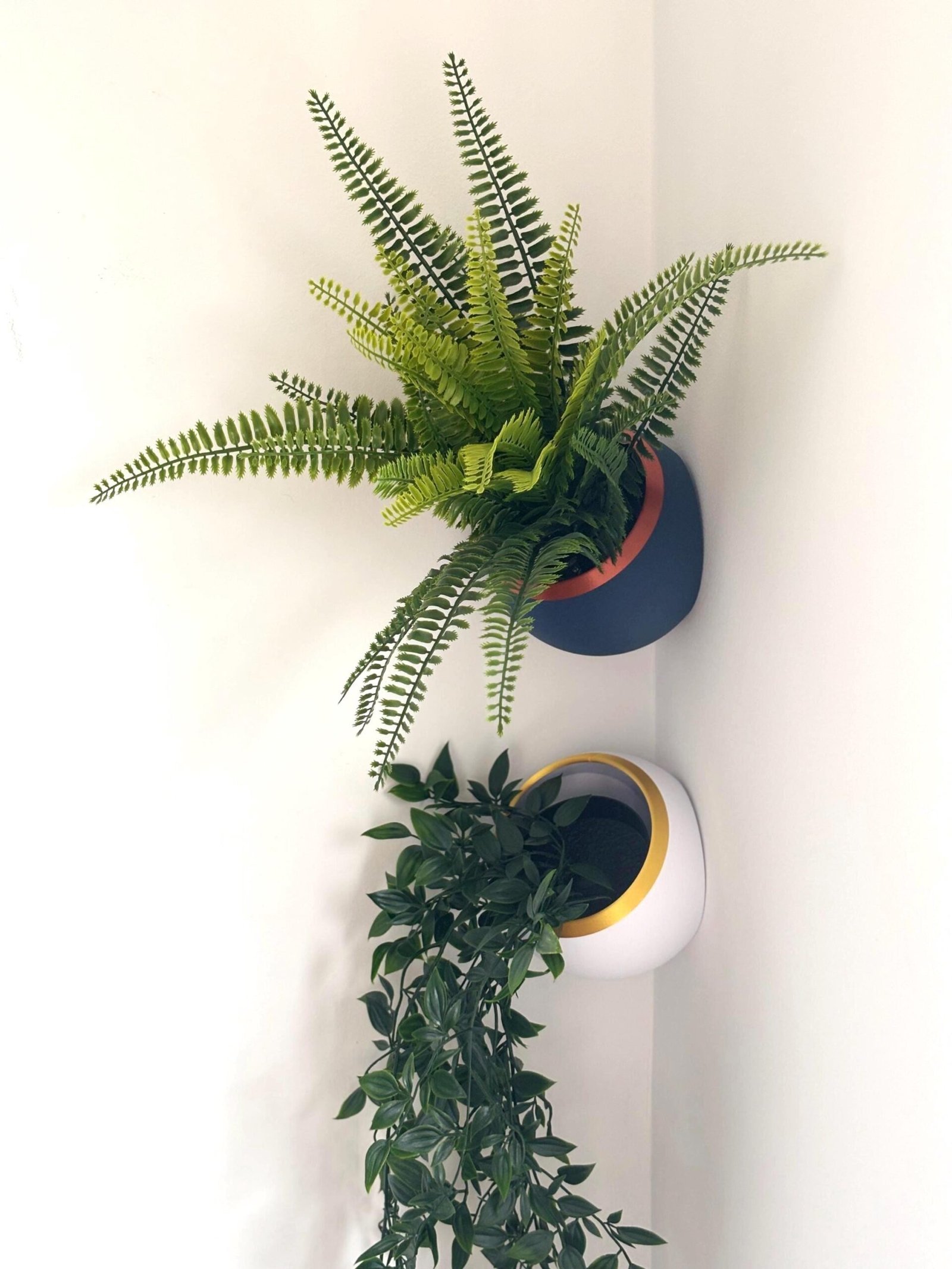 Corner planter wall mounted sphere planter | Hidden wall mount | Stylish design | Custom Colours