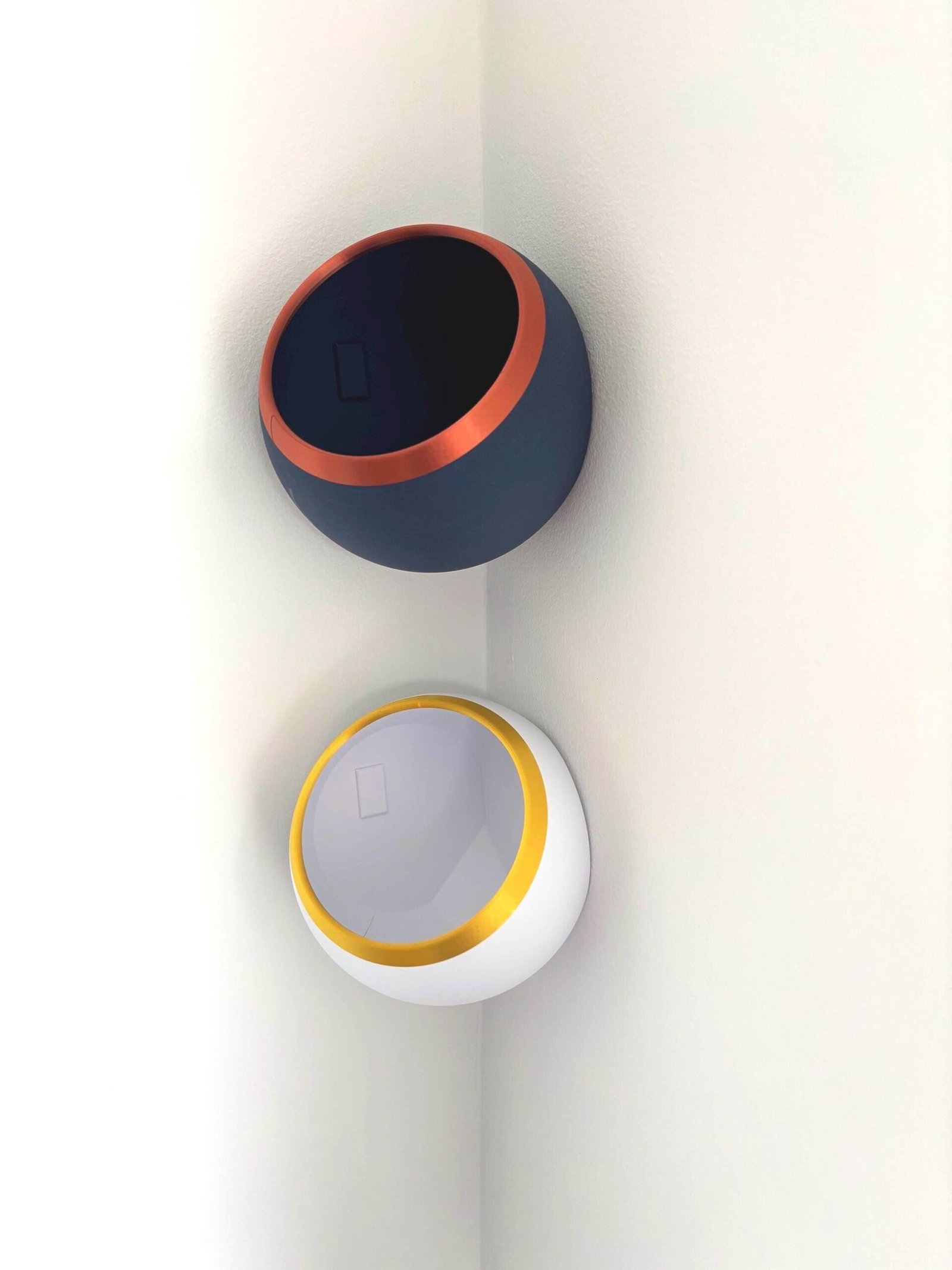 Corner planter wall mounted sphere planter | Hidden wall mount | Stylish design | Custom Colours