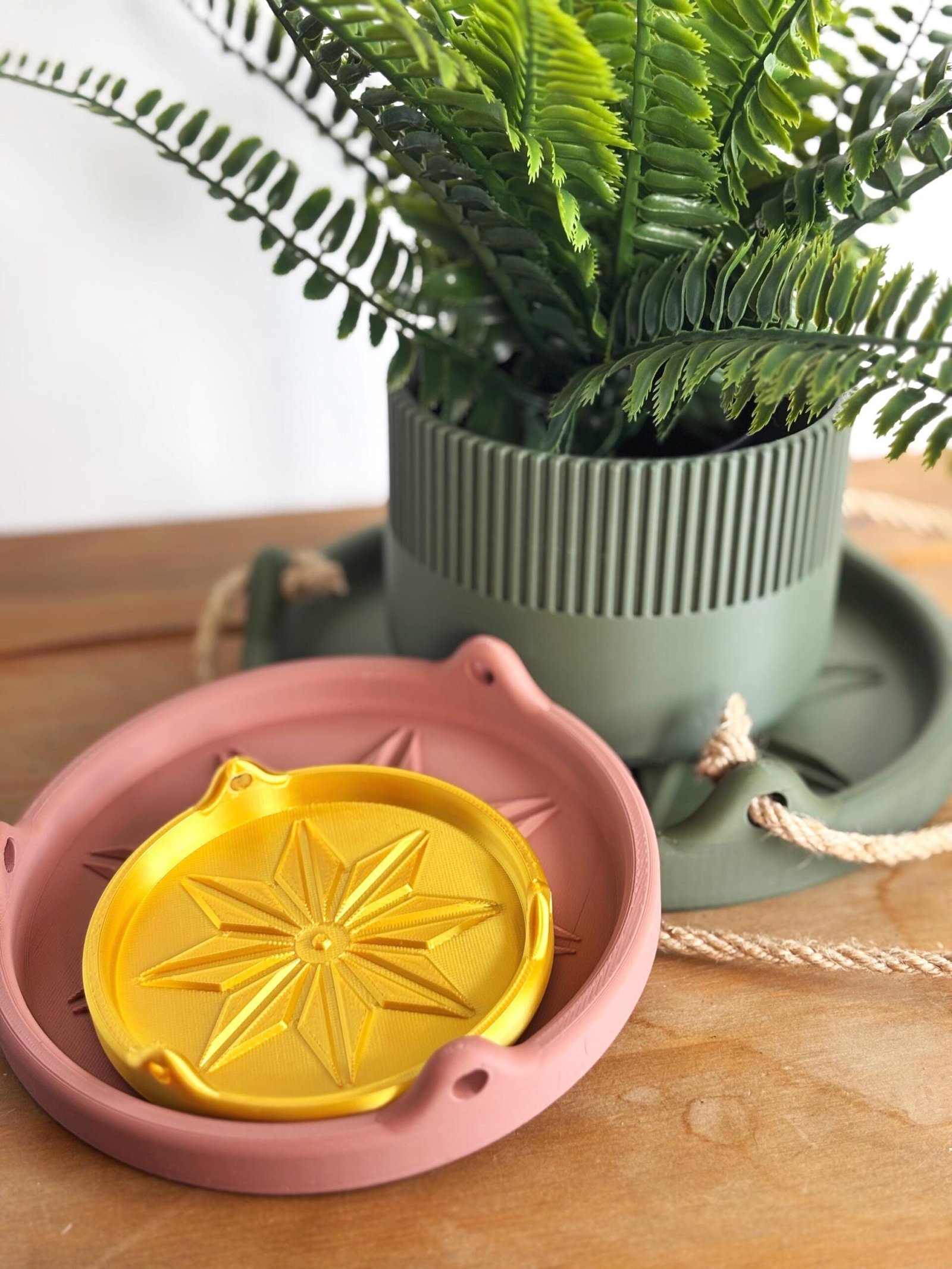 Plant Tray – Hanging Drip Tray for Indoor Plant Pots