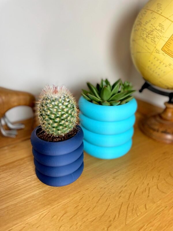 image_05 Funky Bubble Planter – 3D Printed Plant Pot for Indoor Decor | Custom colours | Stylish design | Hidden drip tray